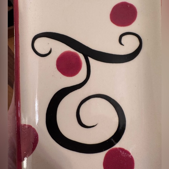 Gail Pittman Initial Tray “T” 11” polka dots - Picture 4 of 4